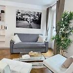 Champs Elysees - Prestige With Lift For 6 *