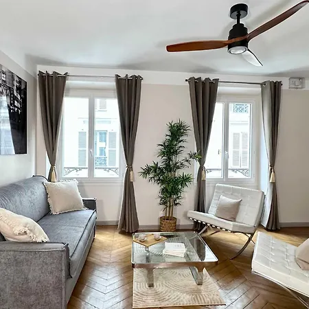 Appartement Typical Luxurious Parisian Getaway