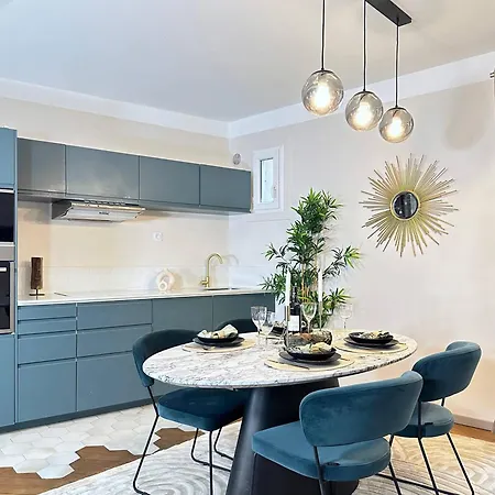 Typical Luxurious Parisian Getaway Appartement