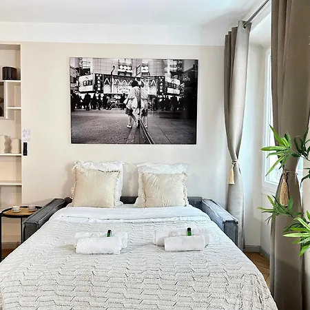 Typical Luxurious Parisian Getaway * Paris
